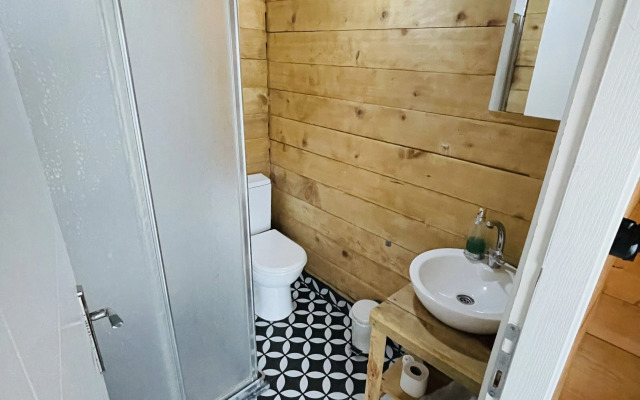 Adesa Bungalow Hotel