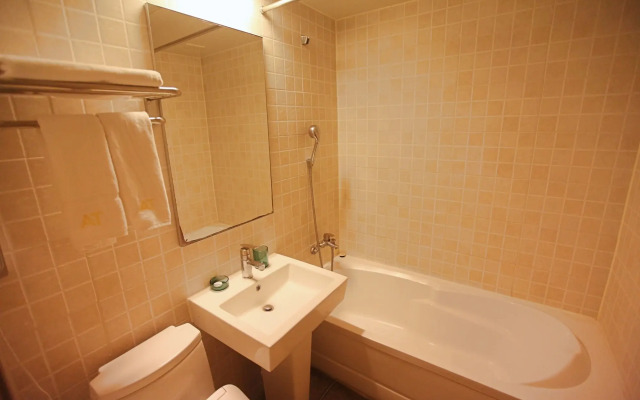 Changwon AT Business Hotel