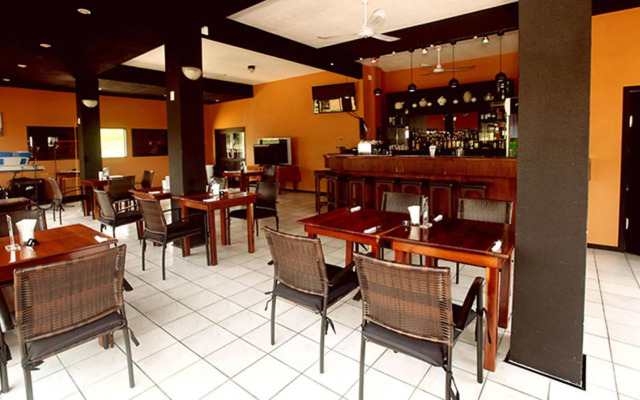 Travellers Point Hotel