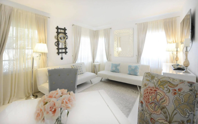 Sunrise Court Apartments