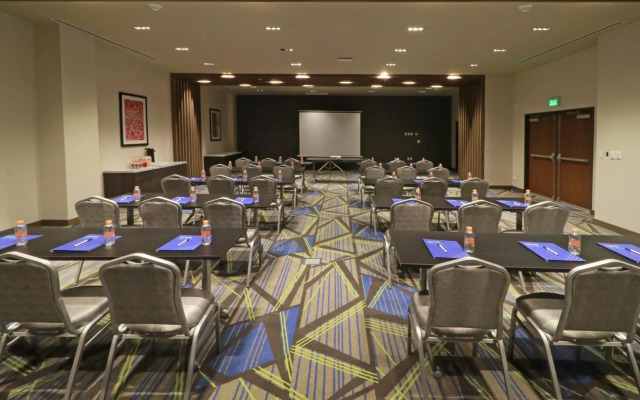 Holiday Inn Express Monterrey Fundidora by IHG