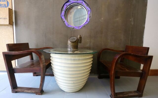 Baan Kamala Hostel and Guesthouse