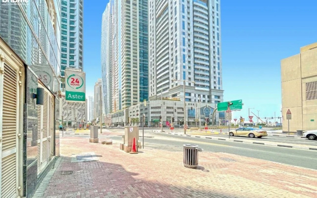 Swanky 1 BR Apt Marina Pinnacle