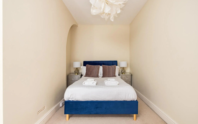 Salisbury Residences by Charles Hope