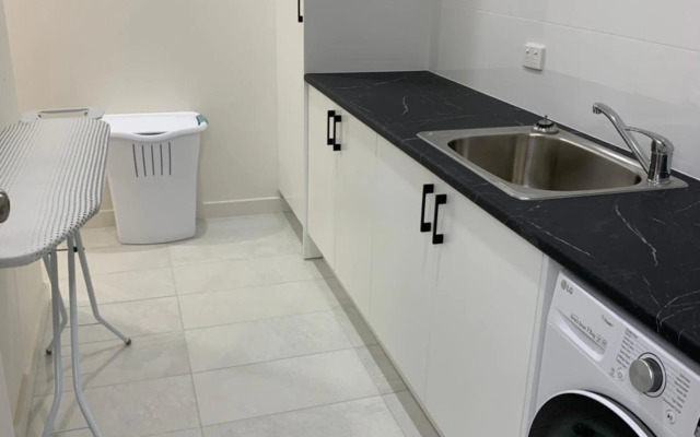 Beachside & Jetty View Apartment 2 -Skippers Apartment