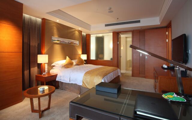 Noble Crown Hotel