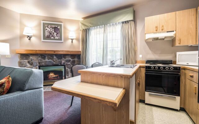Quality Inn & Suites Bainbridge Island
