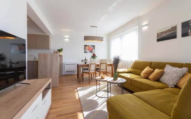 Apartment house Ivan John