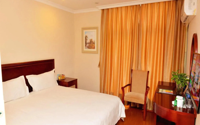 GreenTree Inn Jiaxing Pinghu Zhapu Jiulong Mountain Express  Hotel