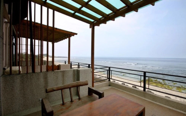 TORO Ocean Front B&B