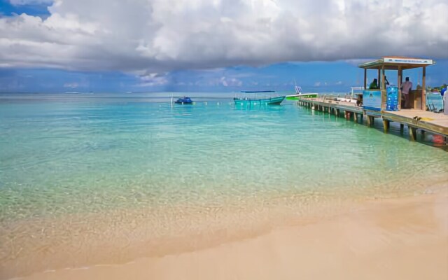 Serenity Casa in West Bay - 3 Br Home