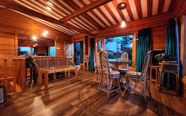 The Chalets Naldehra