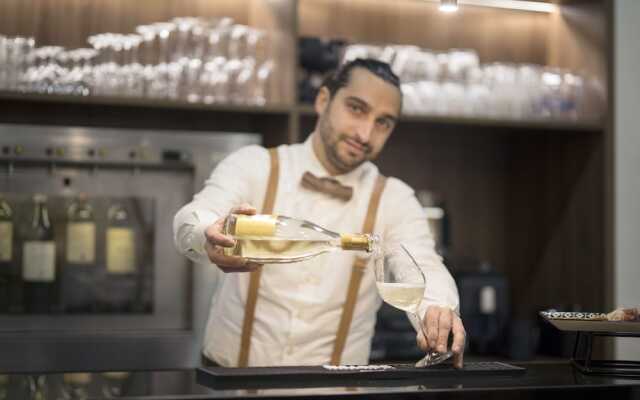 Moody smart & comfy Hotel