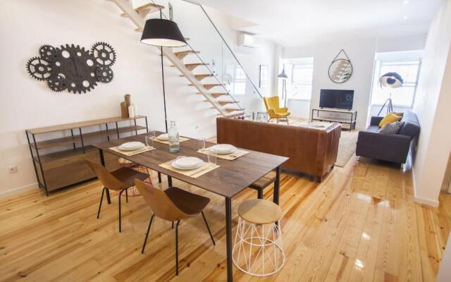 LovelyStay - Cais Apartment River View