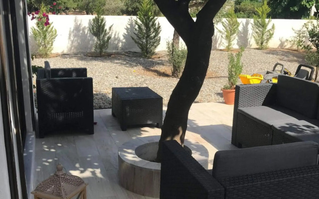 Chrysanthi Hotel - Studios & Apartments Pefkos