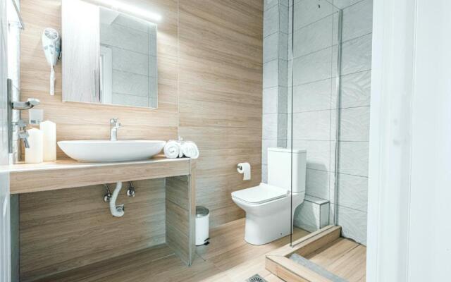 Design Suites Efharis (Merlot)