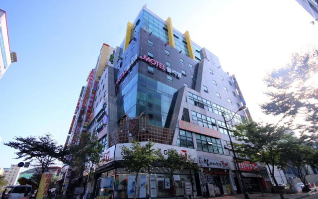 Gimhae Jangyu Poly M