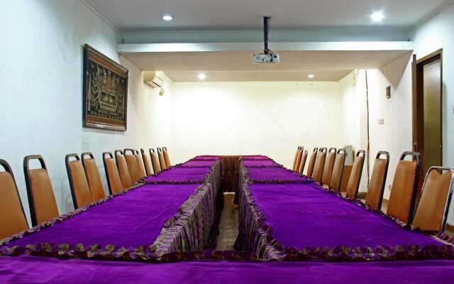 Hotel Sepuluh Lingkar Selatan