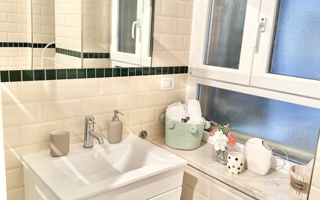 Historical 1400 Ft2 Apartment At Temple Of Apollo