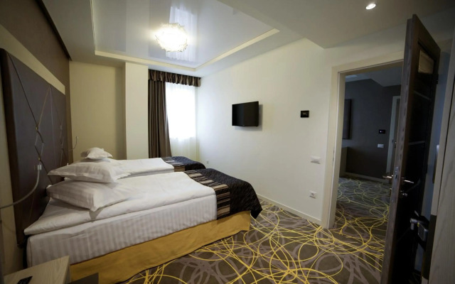 Exclusive Hotel & More