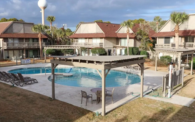 Newly Remodeled Two-story Condo w/ Wifi - Steps From Beach & Dining