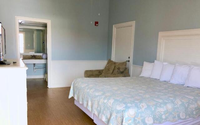 Sea And Breeze Hotel And Condo