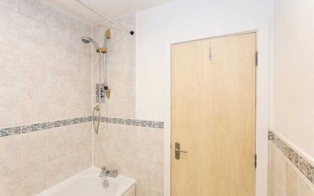 1 Bedroom Flat with Free WiFi - East London