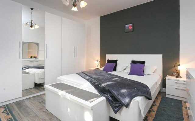 Stunning Home in Gata With Wifi and 2 Bedrooms