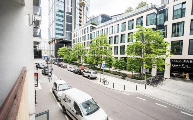 oompH Warsaw Central Deluxe Apartment