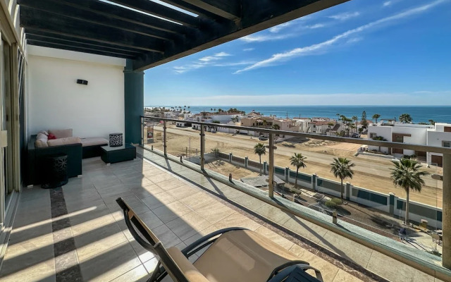 Upscale Ocean View Condo Close to it all Great