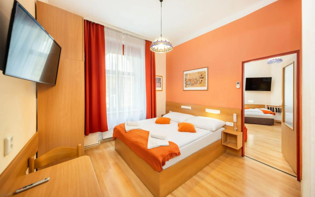 Hotel Golden City Garni