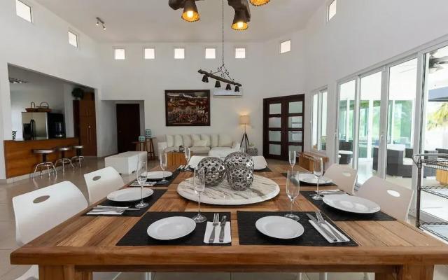 The Golf Oasis Villa by Acomodo