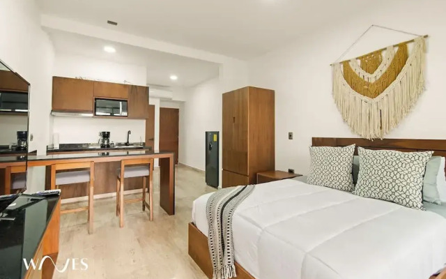 Spacious Loft w Garden View Pool Jacuzzi GYM