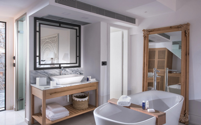 Abaton Island Resort & Spa