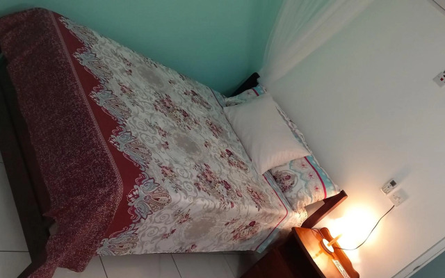 Cozy vacation retreat with free parking