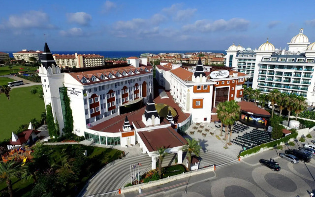 Side Royal Paradise
