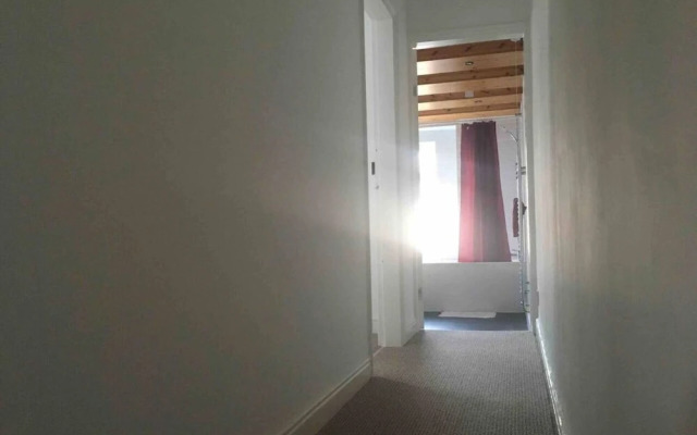 Cv21 3SG Whole 2-bed House in Rugby