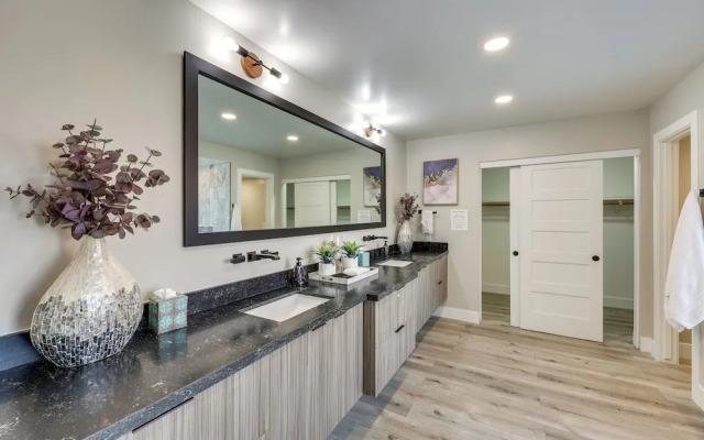 Scottsdale Oasis w/ Pool & Putting Green!