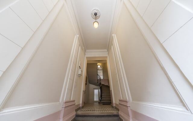 Lovage Apartment