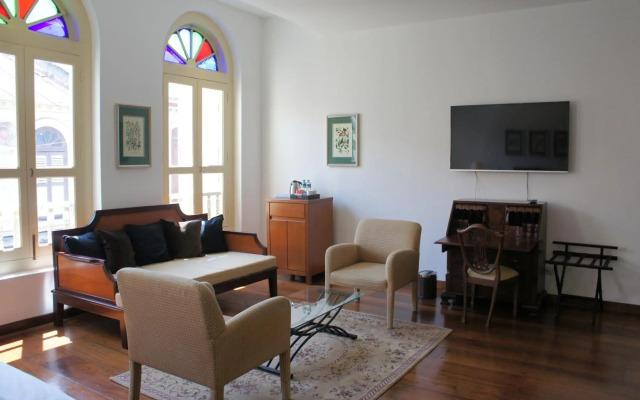 Heeren Palm Suites