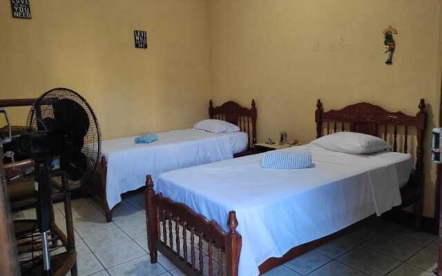 Hostal El Almendro