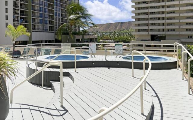 Waikiki Banyan #2608-T2