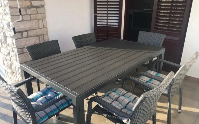 Apartment Roza near Sandy Beach