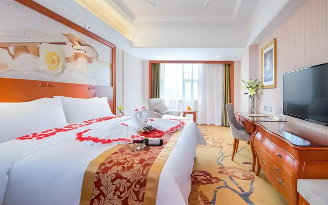 Vienna International Hotel (Shenzhen Bantian Huancheng South Road)