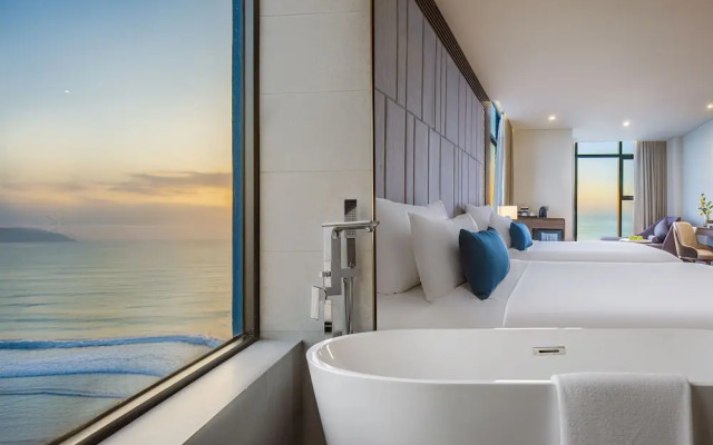 Peninsula Hotel Danang