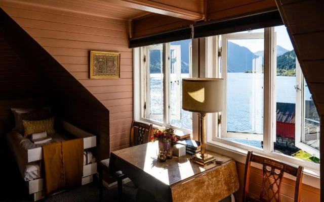 Fjærland Fjordstove Hotell - Huseby Hotelldrift AS