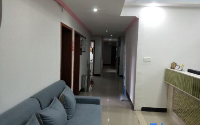 Yongzhou Yilongta Road Hotel