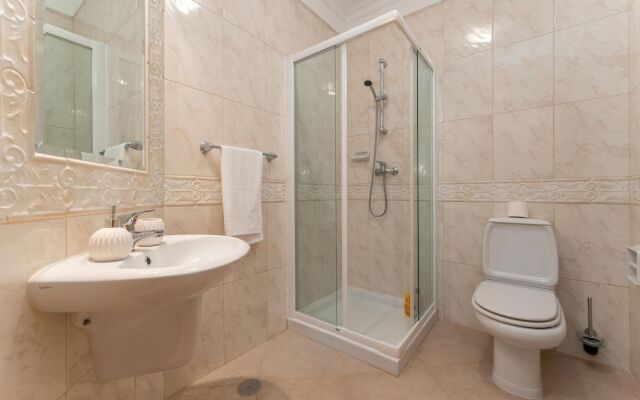 Lakeview Private Garden & Pool