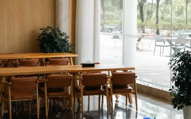 Xichang Wetland Sunshine Hotel