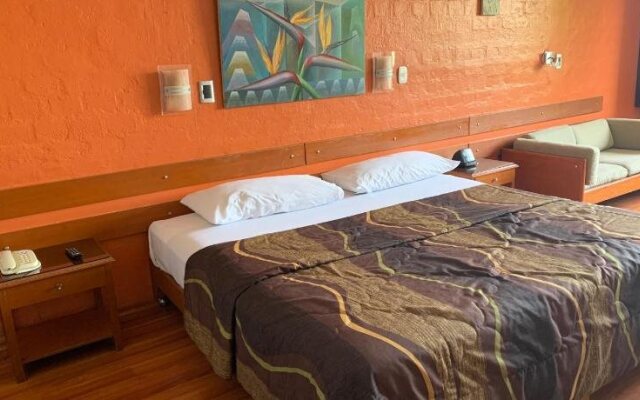 Hotel Holiday Suites
